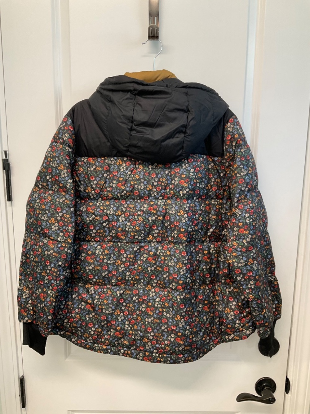 THE GREAT x Eddie Bauer Floral Down Puffer Parka Jacket Black Multi Large L - Picture 3 of 7